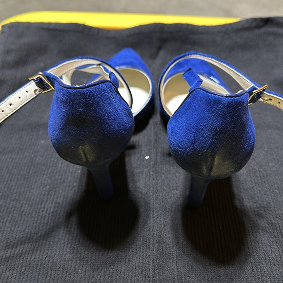 Anne Klein blue suede strappy heel - Picture 2 of 8